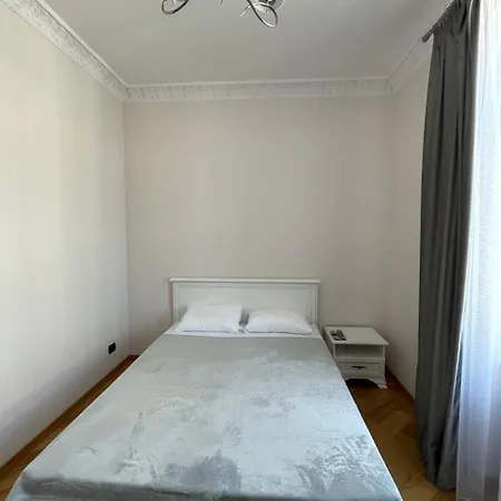 24 Pekarska Street