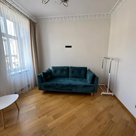 24 Pekarska Street