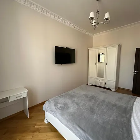 Apartment 24 Pekarska Street