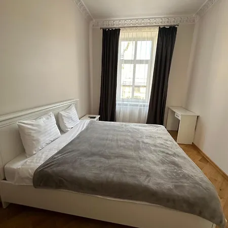24 Pekarska Street *